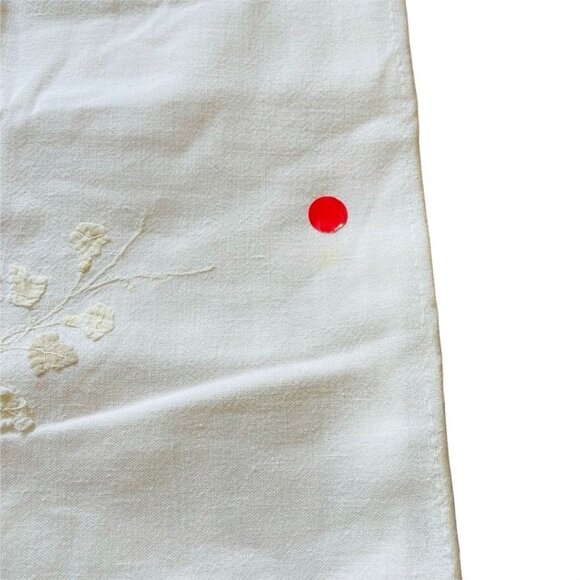 Vintage Embroidered Tablecloth Linen 50s Floral Pattern 32 x 48 u - Picture 9 of 9